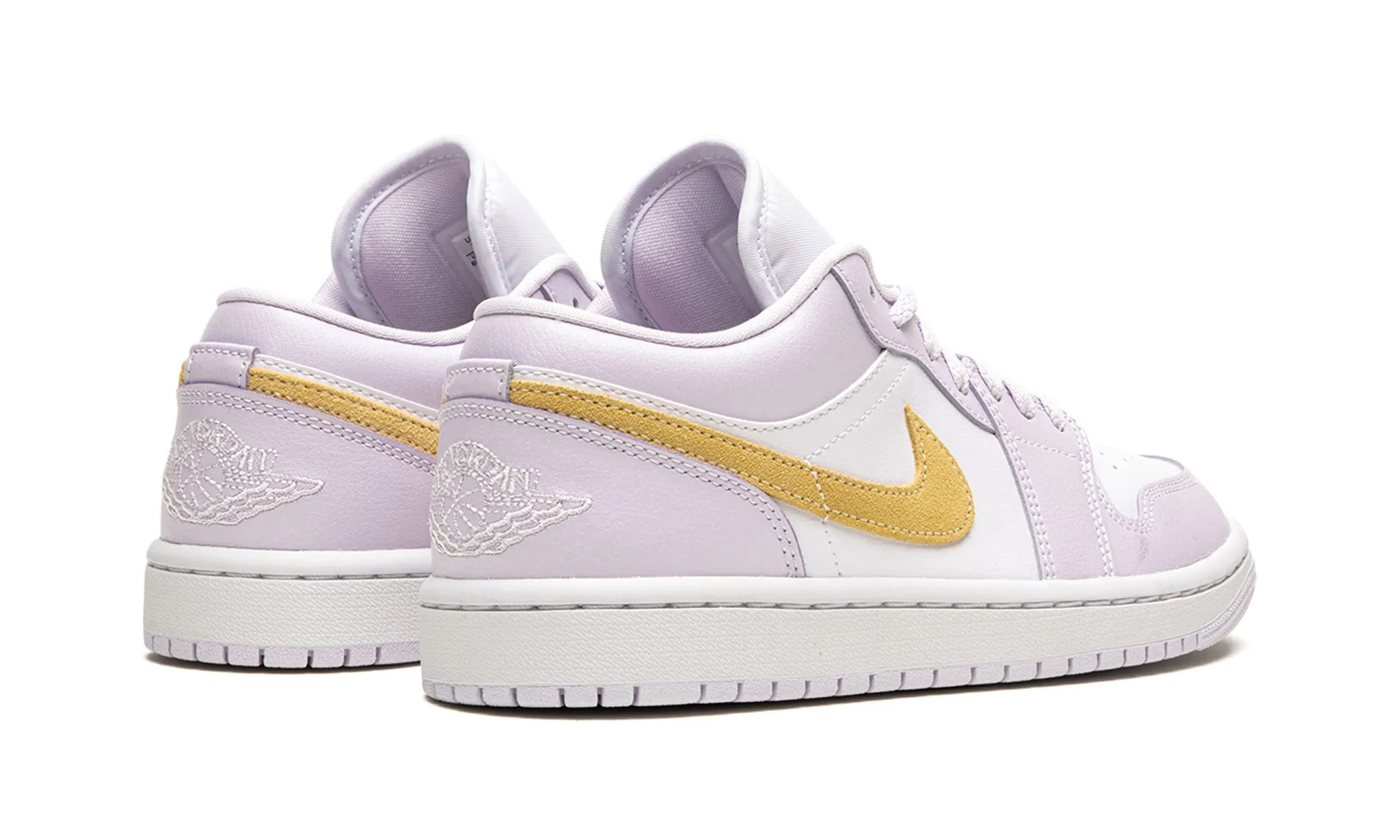 Chic Fit Space Vibe Wmns Air Jordan 1 Low 'Barely Grape'