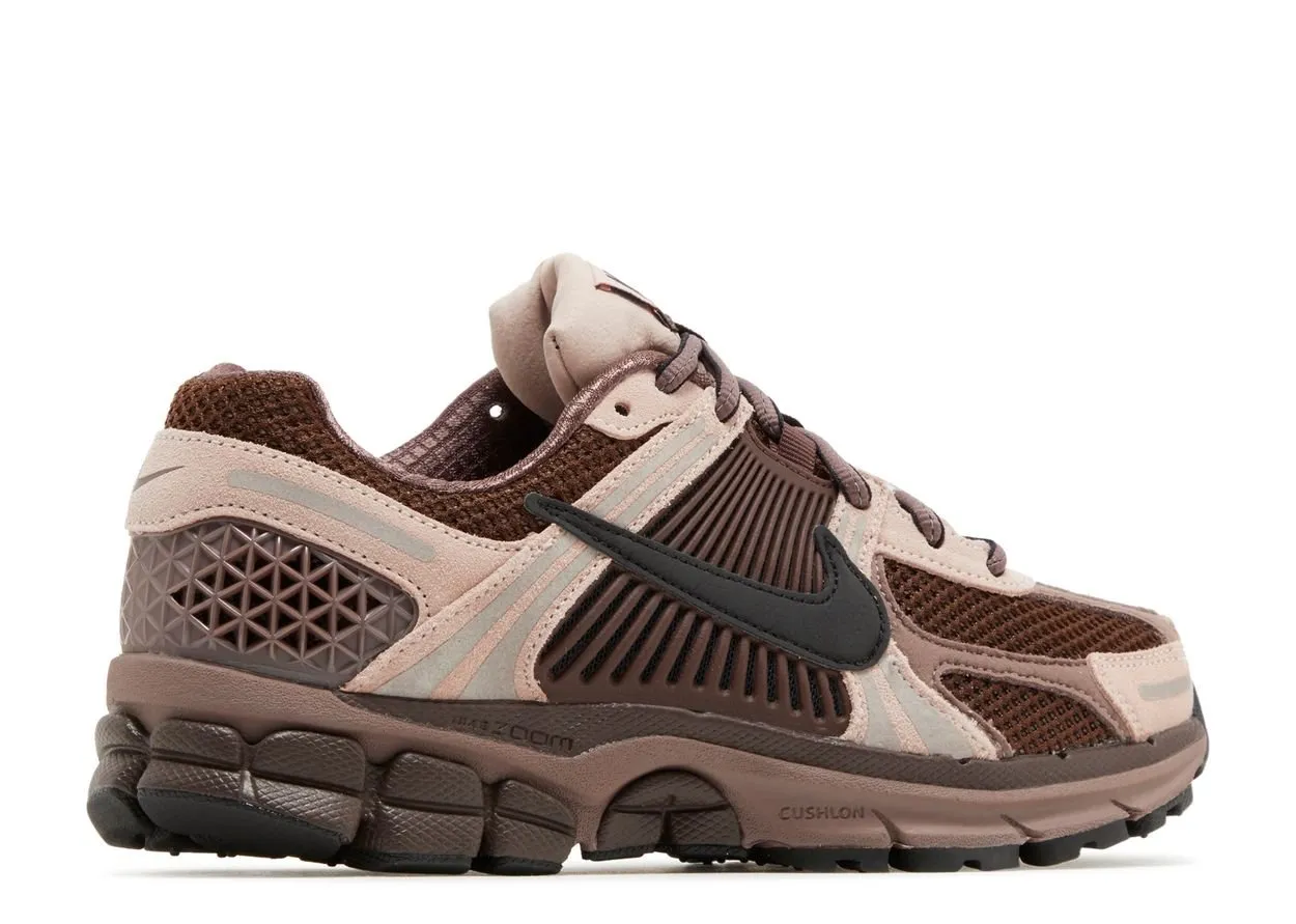 Sand - Resistant Nike Zoom Vomero 5 Plum Eclipse