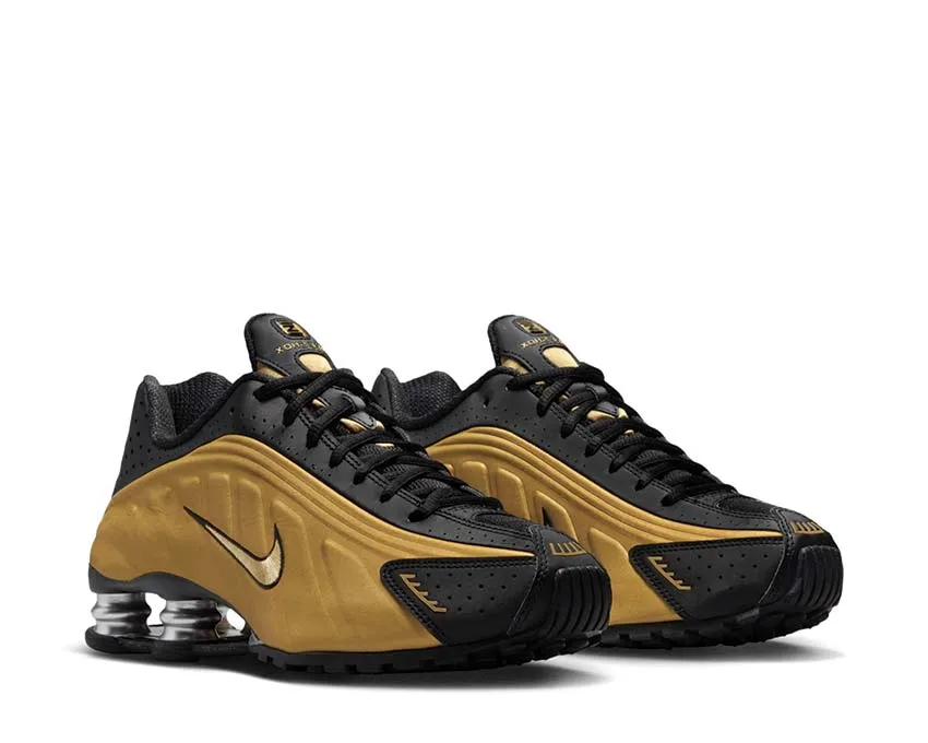 removable - insole - convenience - replaceability shoes Nike Shox R4 "Metallic Gold"