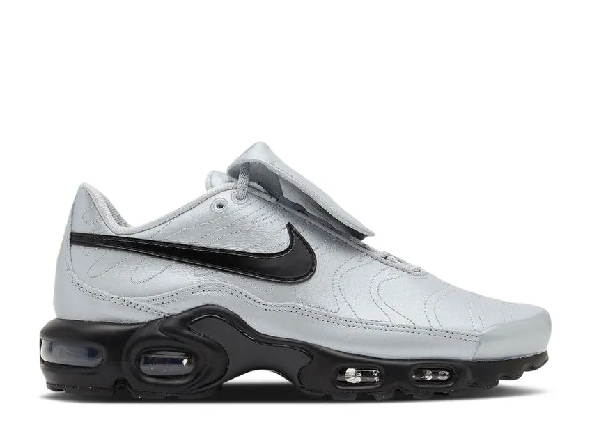 Carefree Day Indoor Step Nike Air Max Plus Tiempo Wolf Grey Black