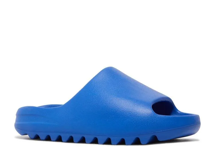 Stable base Adidas Yeezy Slide Azure