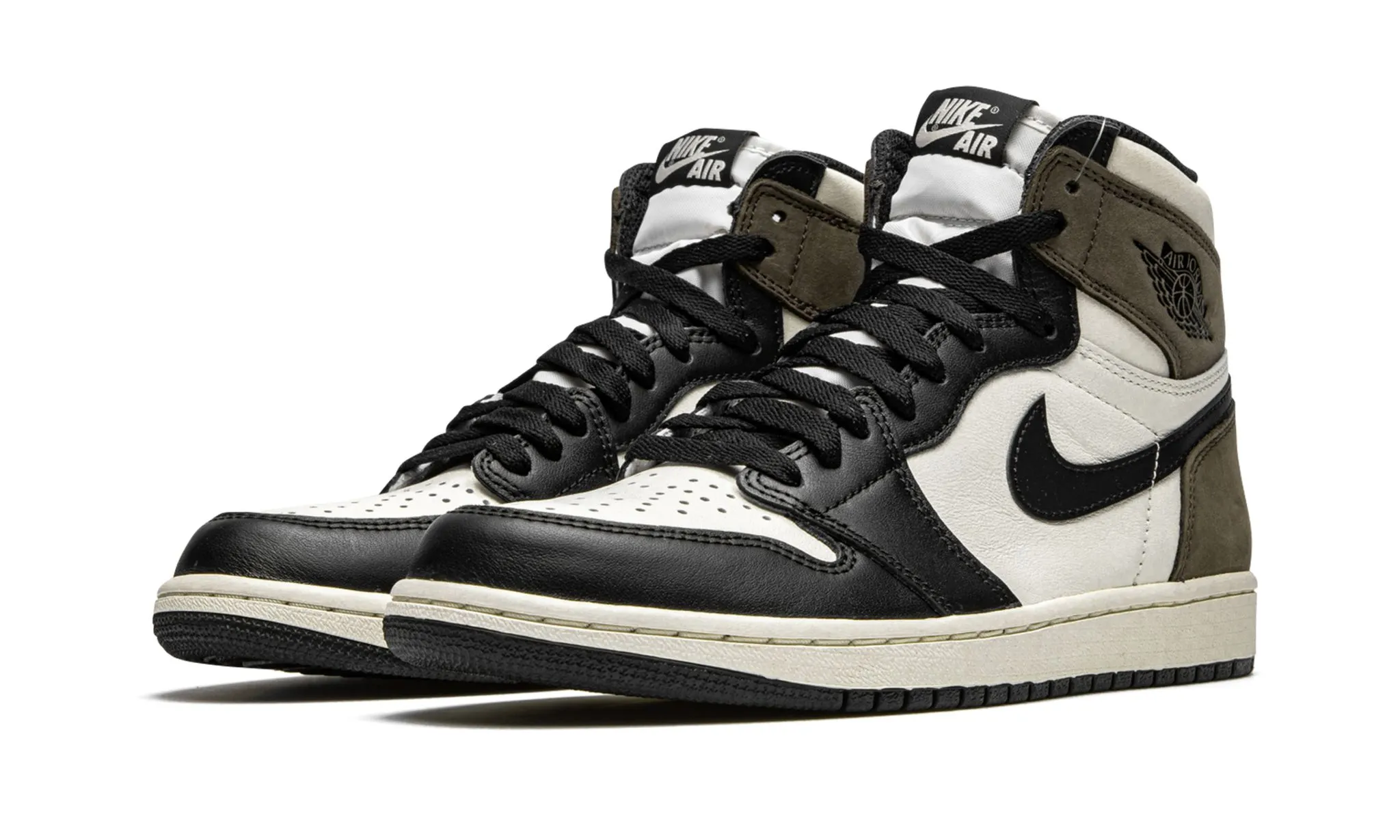 Air Jordan 1 Retro High OG Dark Mocha Daily Style