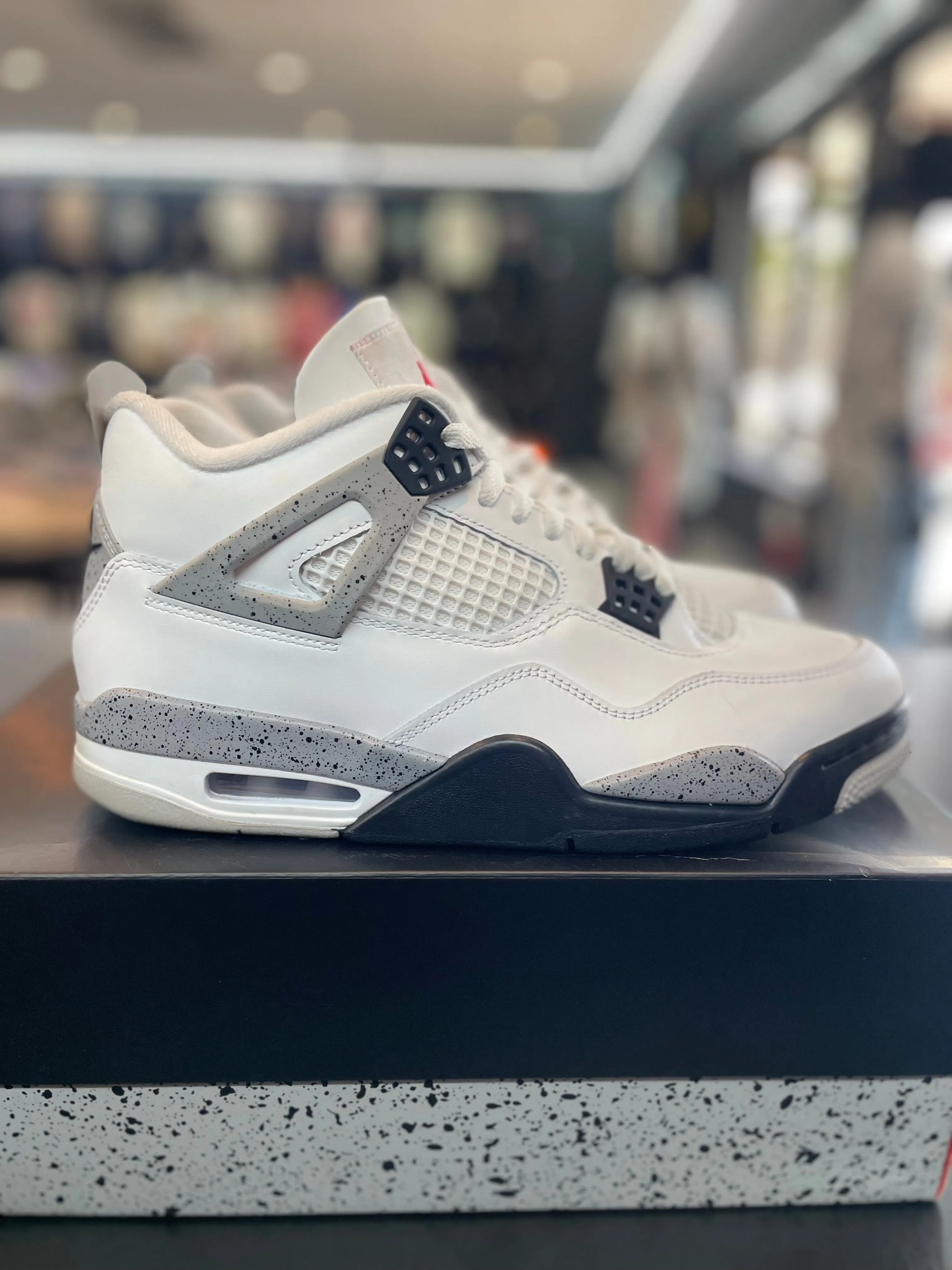 Air Jordan Retro 4 ??White Cement?? * Size 10 Preowned* Glow Run