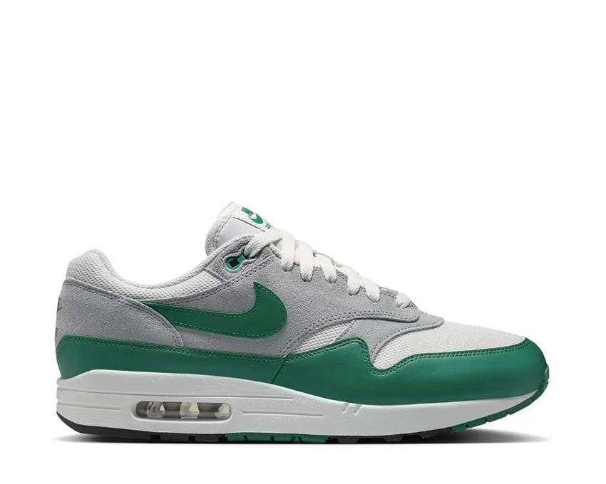 Weekend Outfit Nike Air Max 1 Essential "Evergreen Aura"