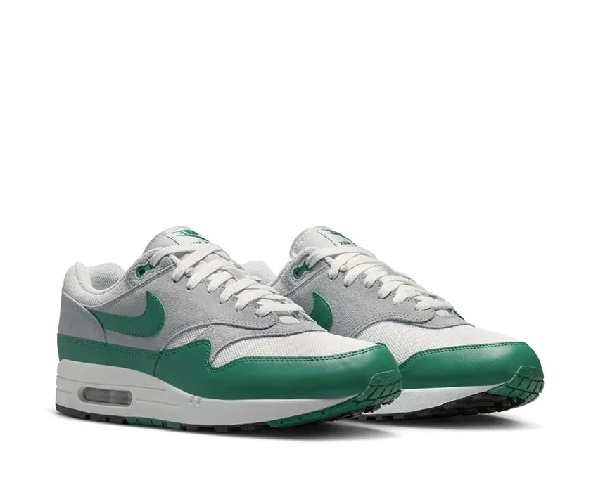 Simple Fit Group Hike Nike Air Max 1 Essential "Evergreen Aura"
