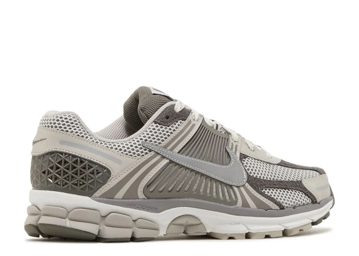 Nike Zoom Vomero 5 Iron Ore Flat Pewter Keds Champion Propelium