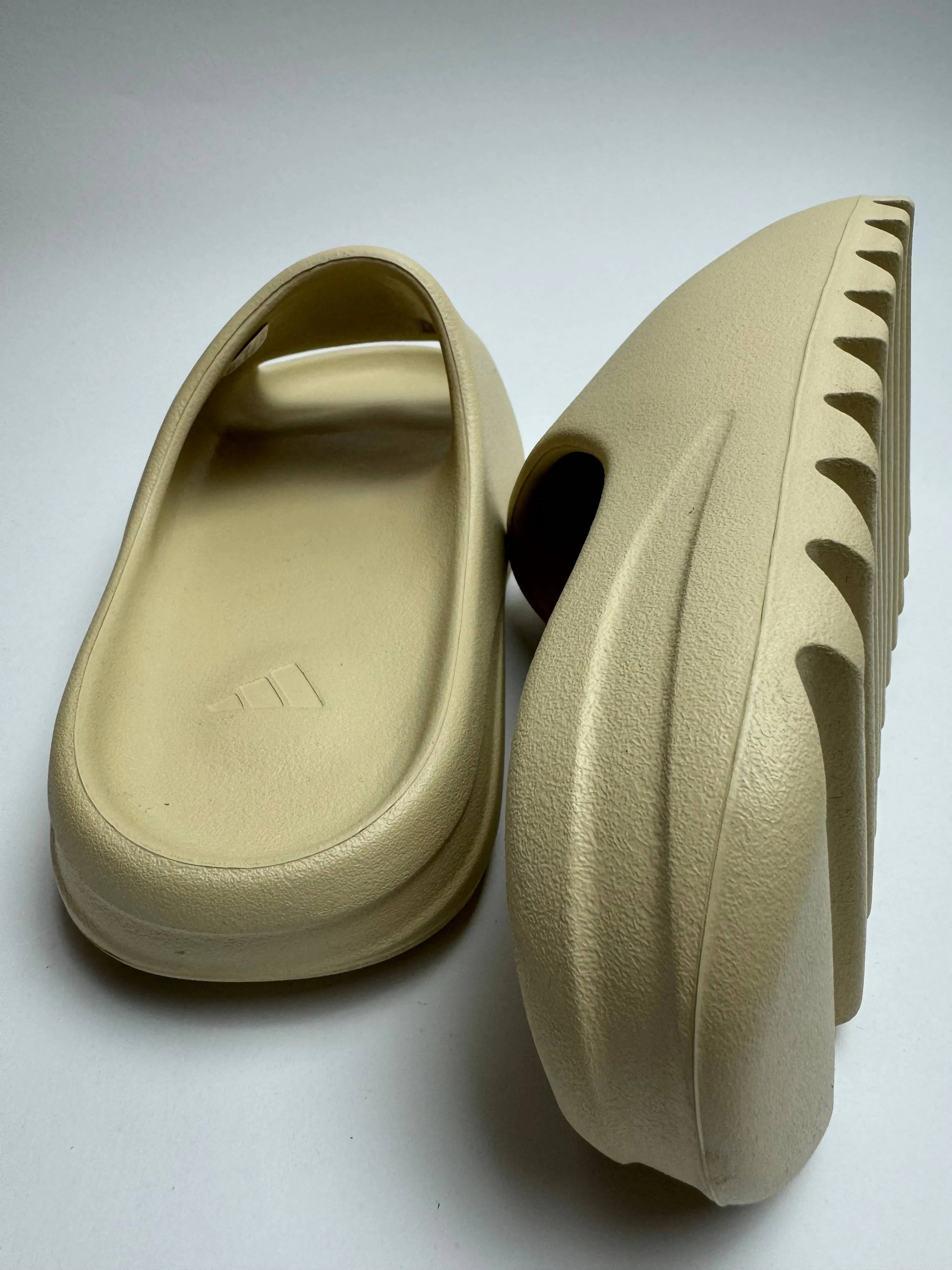 Yeezy Slide "Bone" soft feel