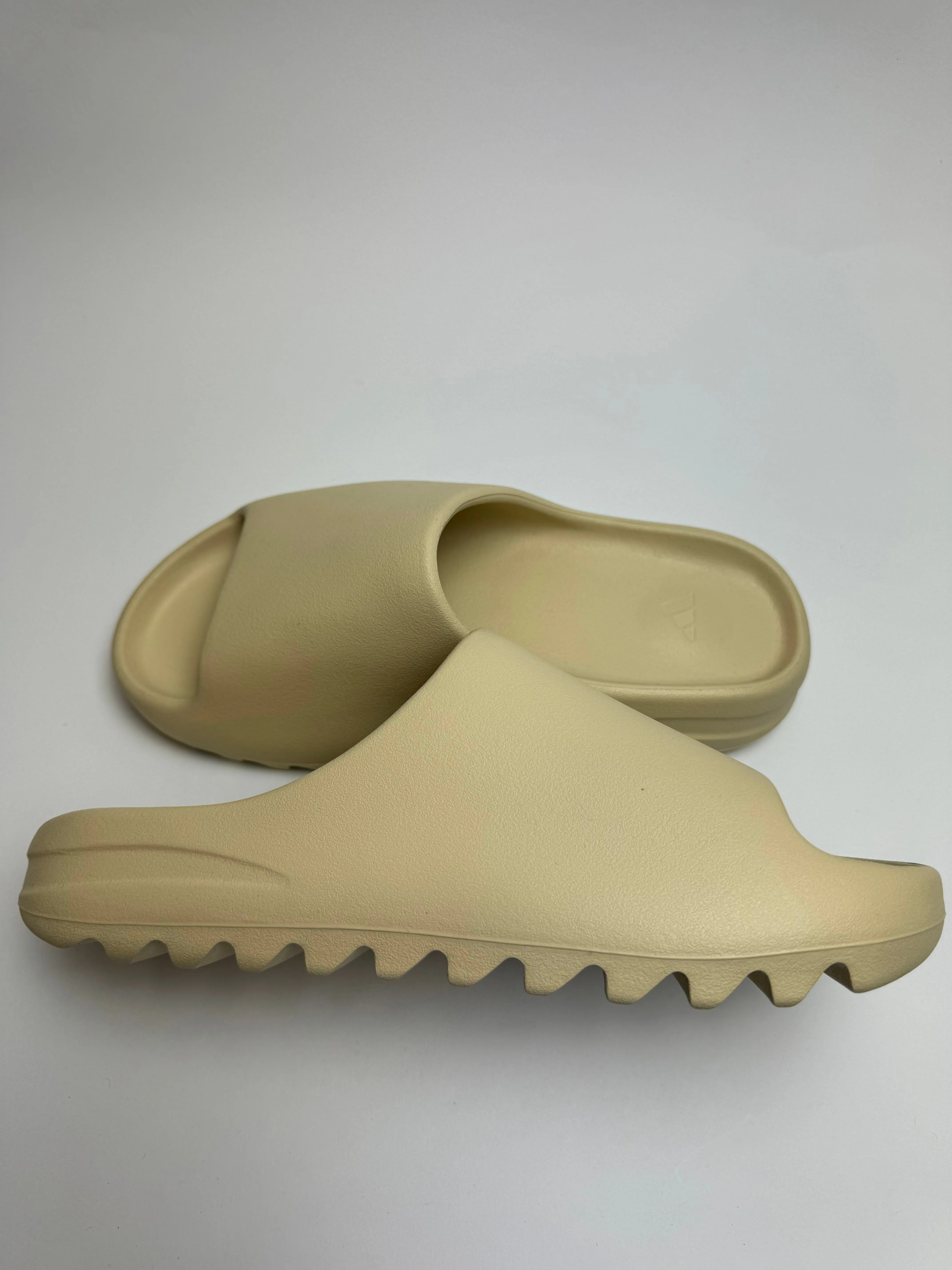 Yeezy Slide "Bone" Quick Comfort Sandals Adaptive Fit