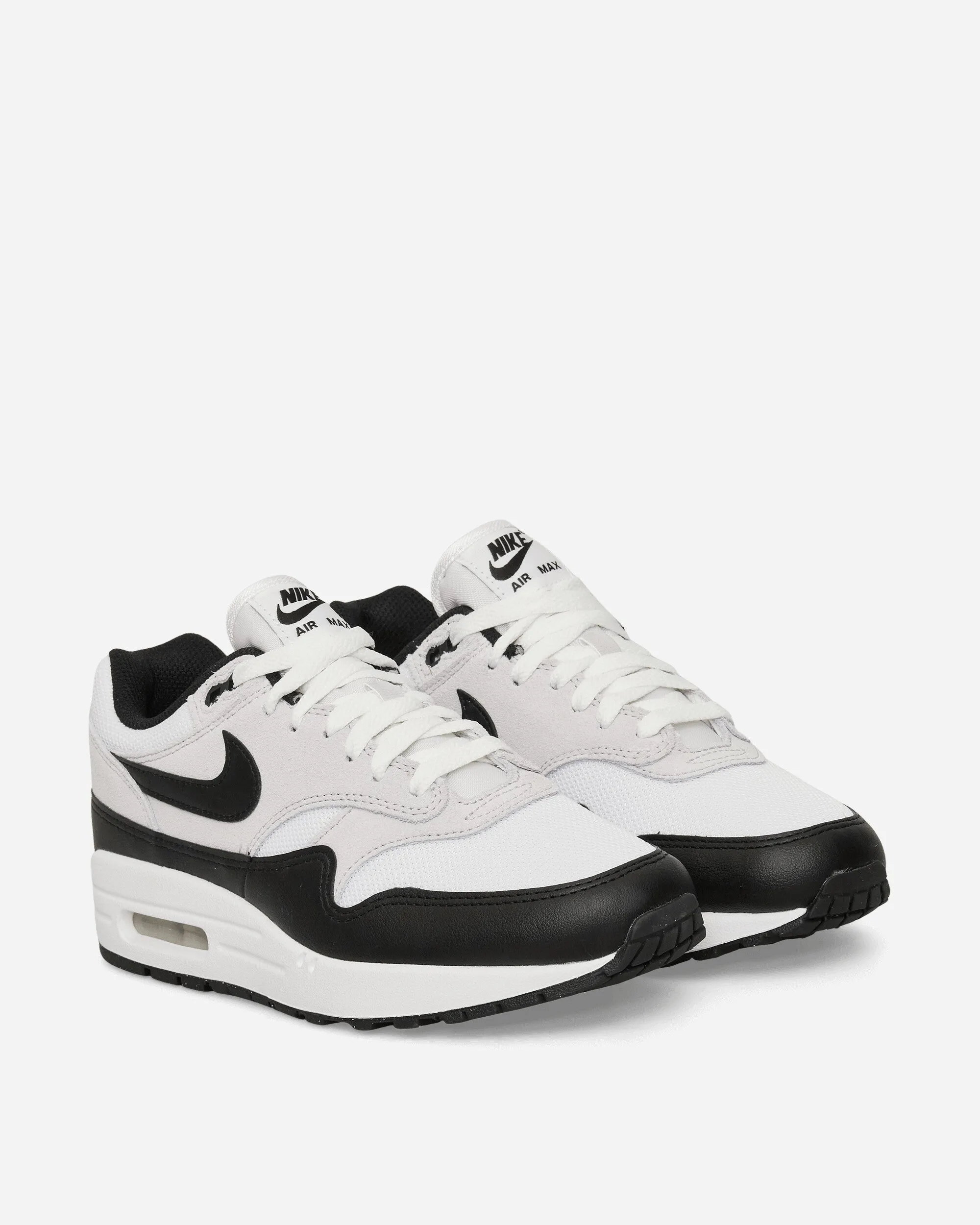 Air Max 1 Essential Sneakers White / Black / Pure Platinum Beach Vibe Teen Fun