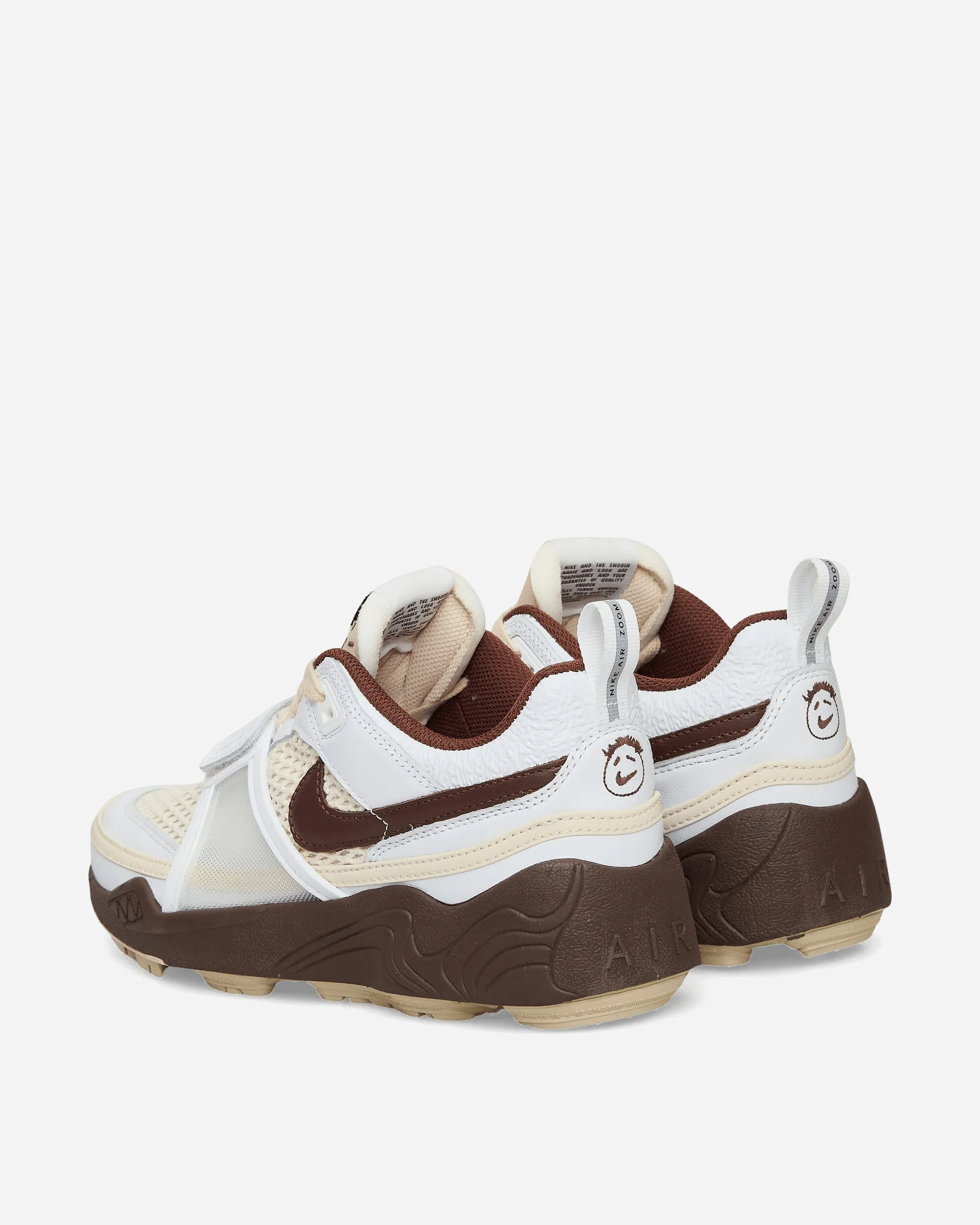Winter Chill Travis Scott Zoom Field Jaxx Sneakers White / Light Chocolate