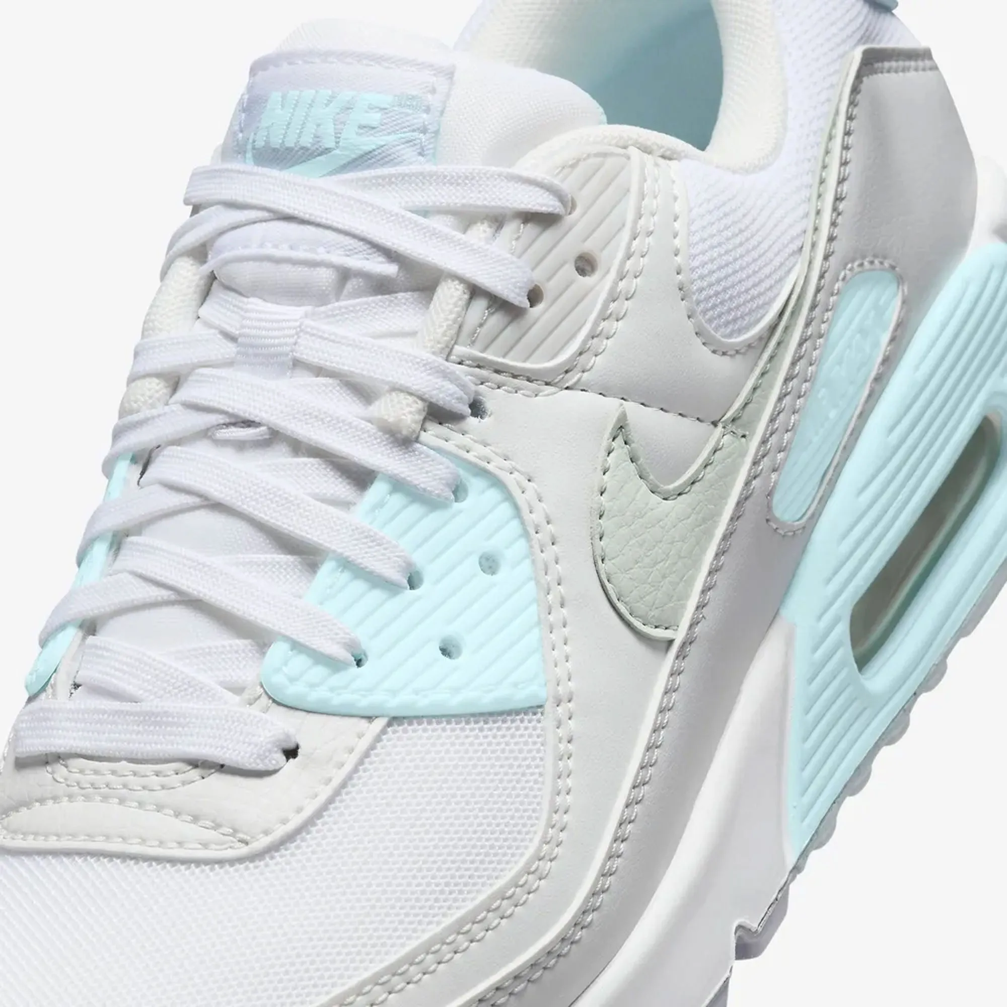 Chic Fit NIKE | AIR MAX 90 { WHITE/LIGHT SILVER-GLACIER BLUE