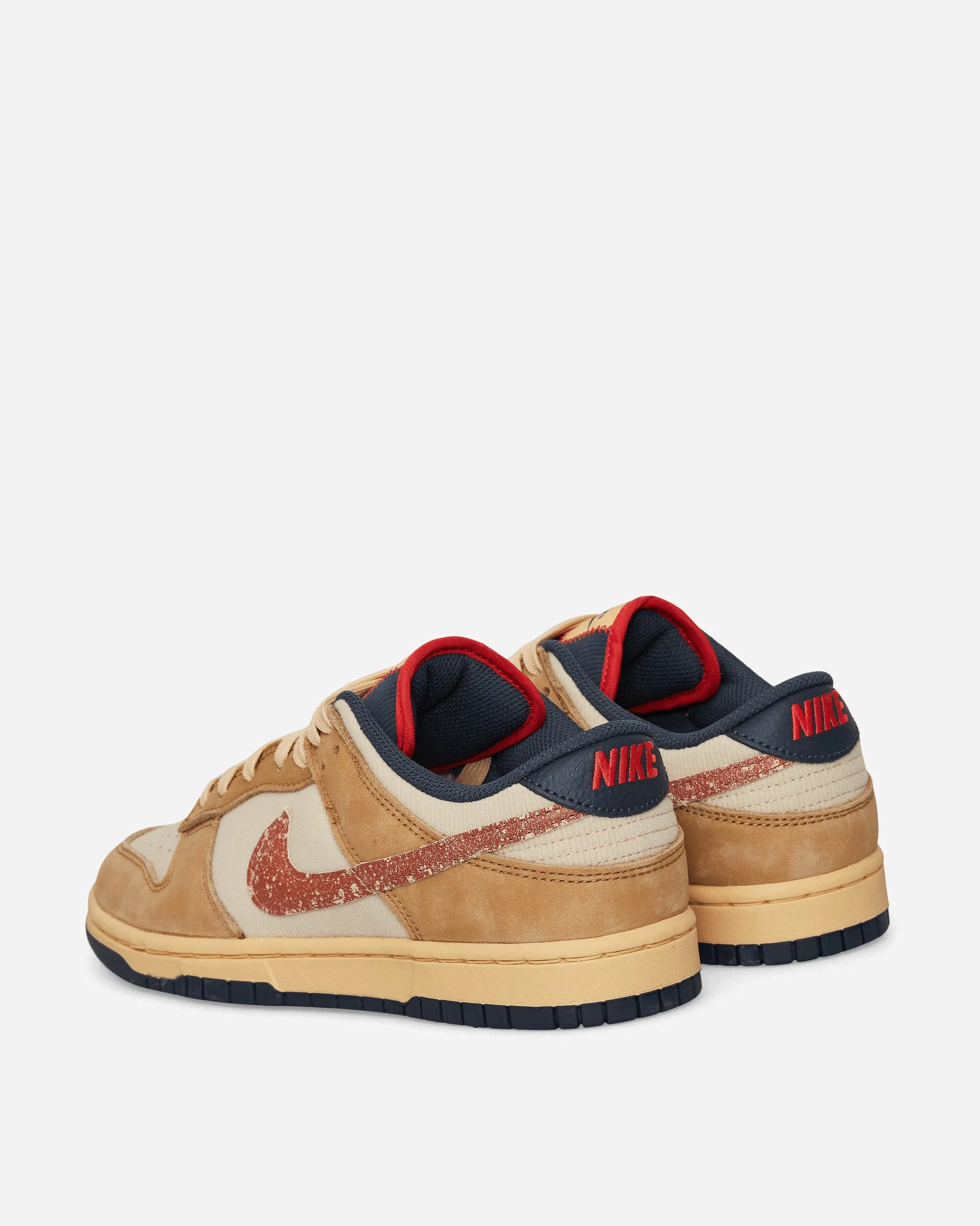 Dunk Low Sneakers Sand Drift / Wheat Tech Glow