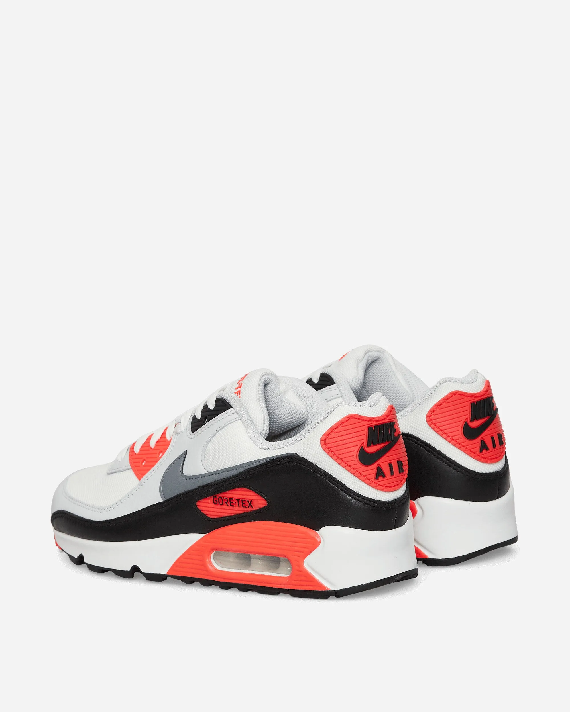 Air Max 90 GORE-TEX Sneakers Summit White / Bright Crimson / Black / Cool Grey Teen Edge Wind Block