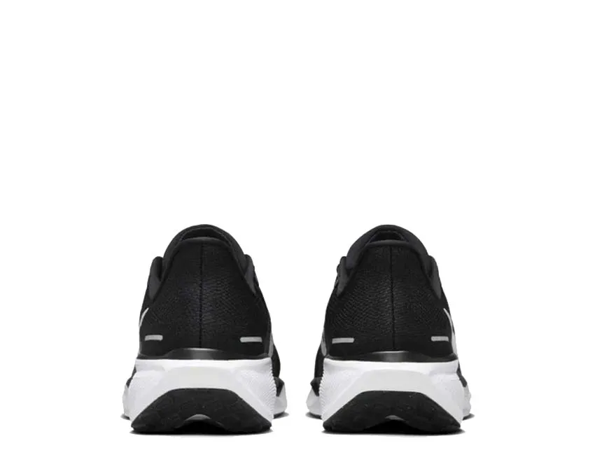 Ergonomic Shape gym goer Nike Air Zoom Pegasus 41
