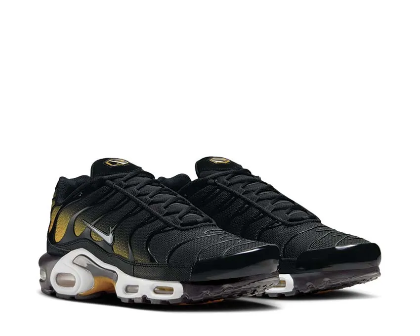 Weekend Wear Urban Style Nike Air Max Plus "University Gold"