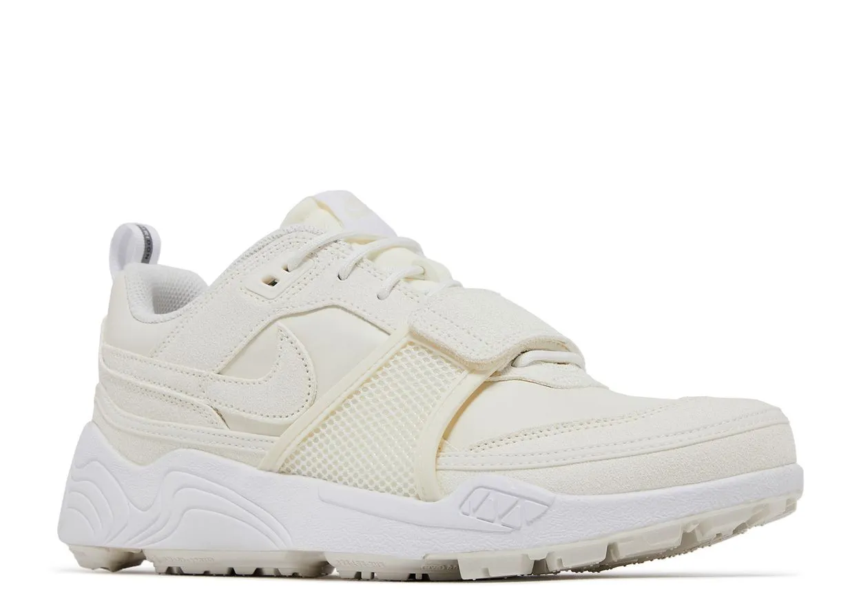 Nike Zoom Field Jaxx SP Travis Scott Sail Brave Walk