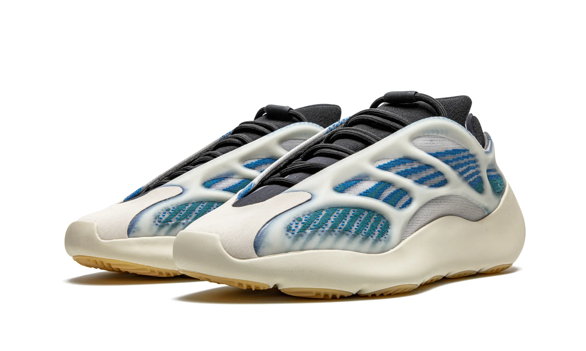 Chic Outfit Adidas Yeezy 700 V3 "Kyanite"