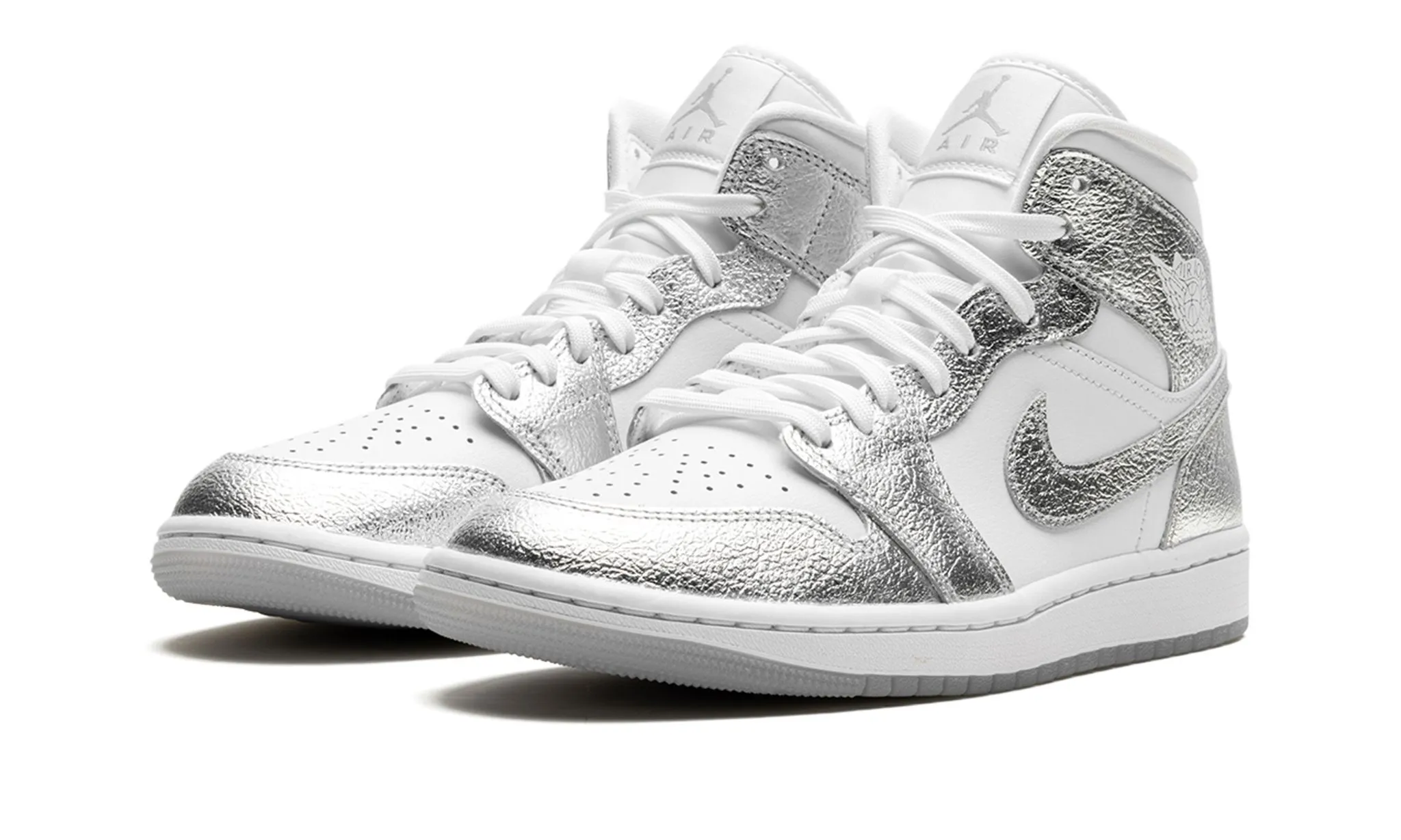 Step Free Wmns Air Jordan 1 Mid SE 'Metallic Silver'