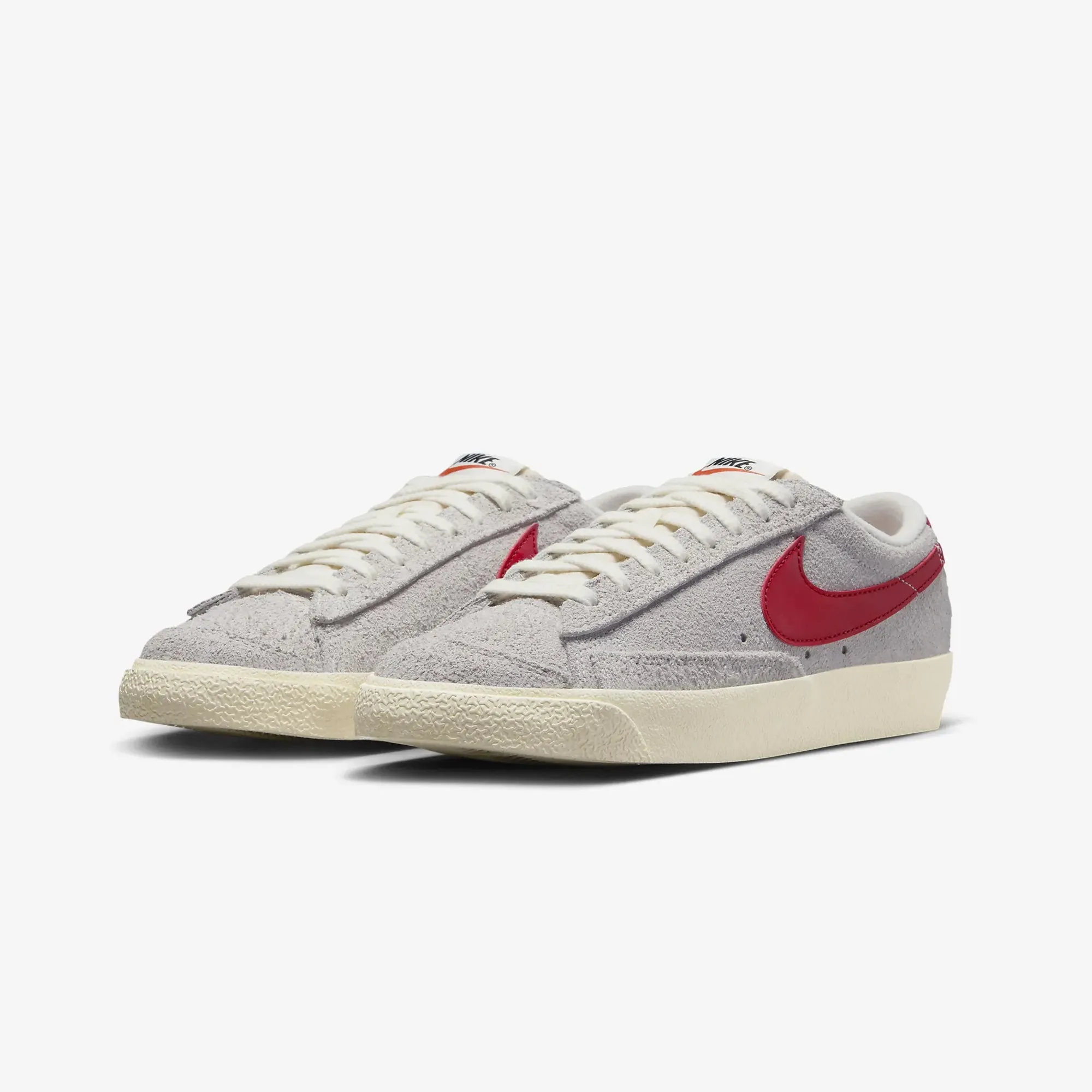 Nike | BLAZER LOW '77 VINTAGE { SUMMIT WHITE/GYM RED-SAIL-COCONUT MILK Field Fast Lake Step