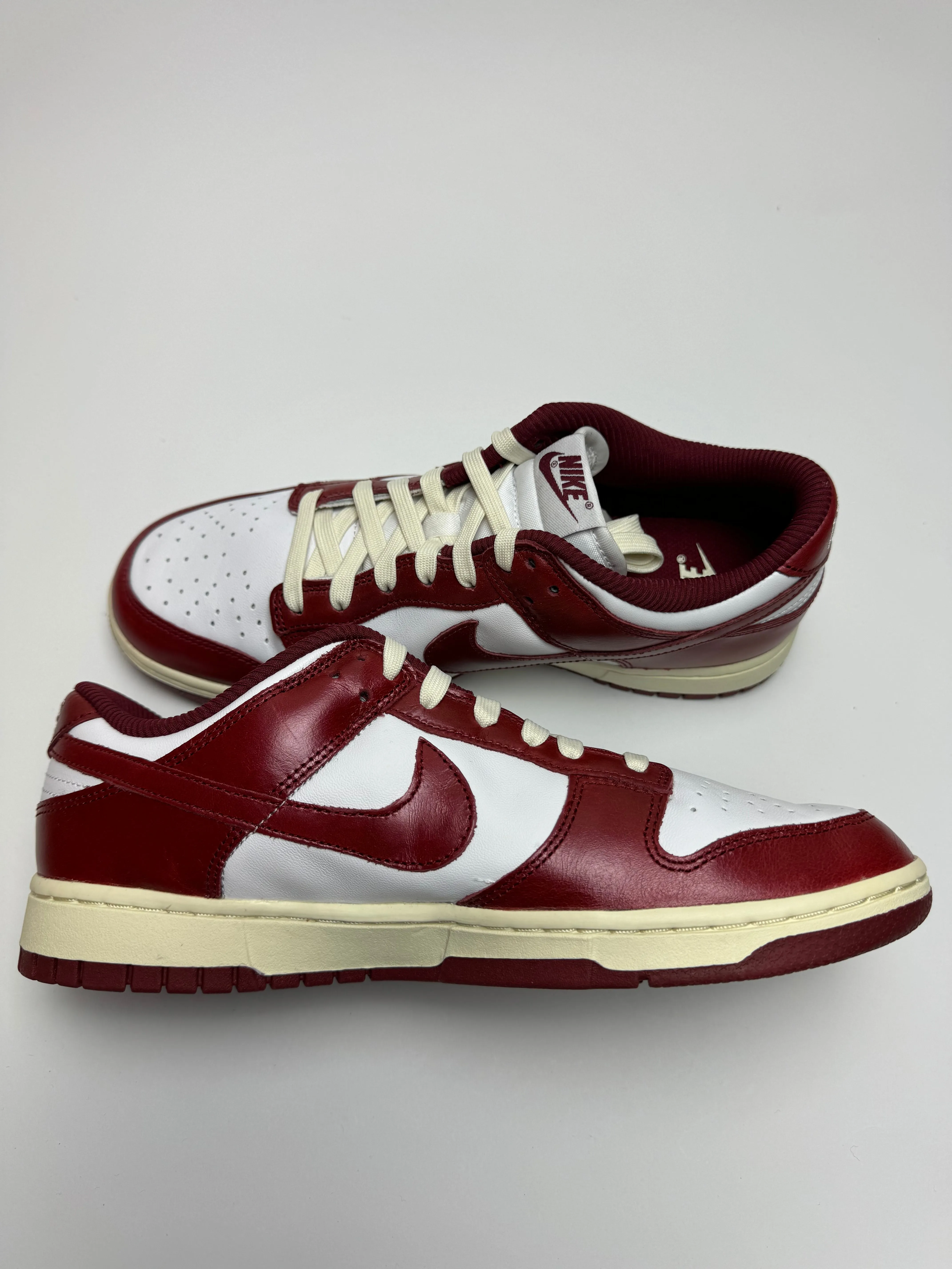 Stretch Hike Morning Stride Nike Dunk Low "Vintage Team Red"