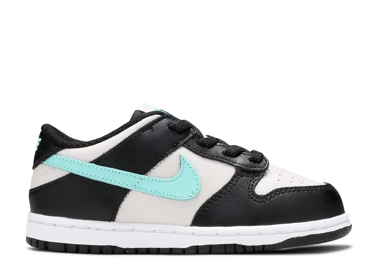 Nike Dunk Low Light Bone Tropical Twist (TD) Foot Balance