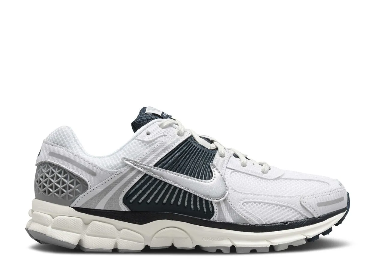 Nike Zoom Vomero 5 White Armory Navy running in a color run