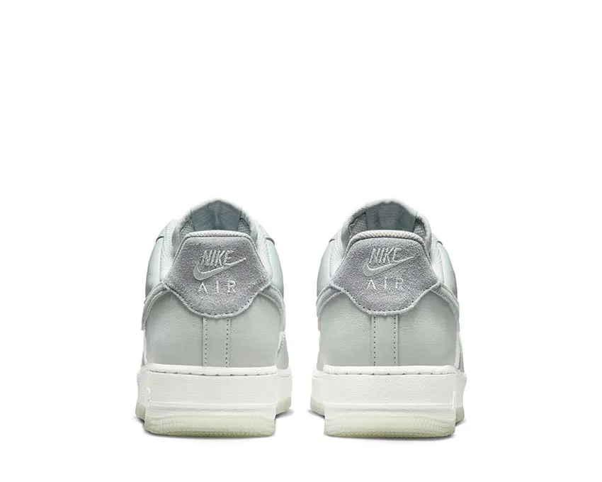 Nike Air Force 1 '07 LV8 Easy Walk Dad Style
