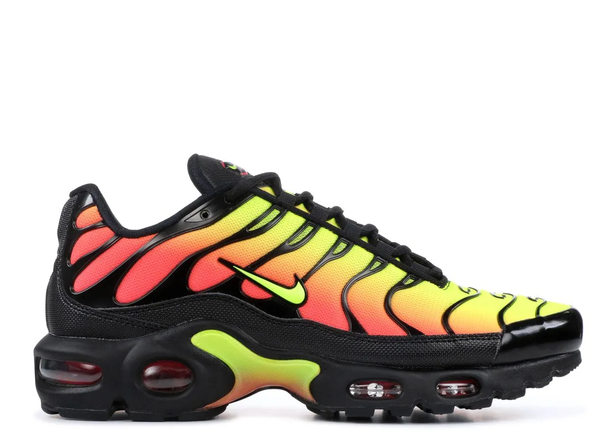 Nike Air Max Plus Black Volt Solar Red Classic Style hypoallergenic