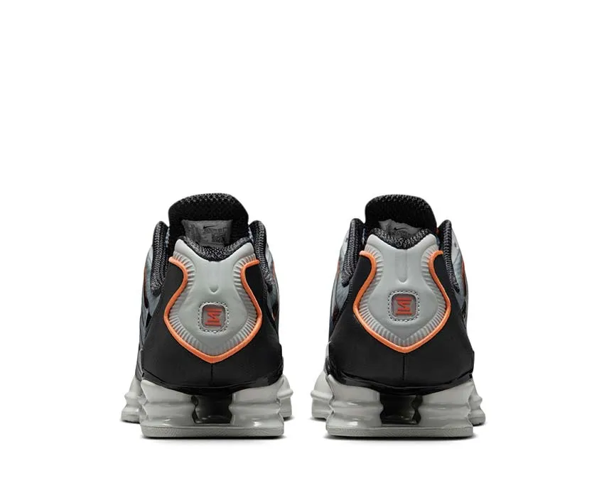 Easy on off weight - conscious shoes Nike Shox TL "Smoke Grey"