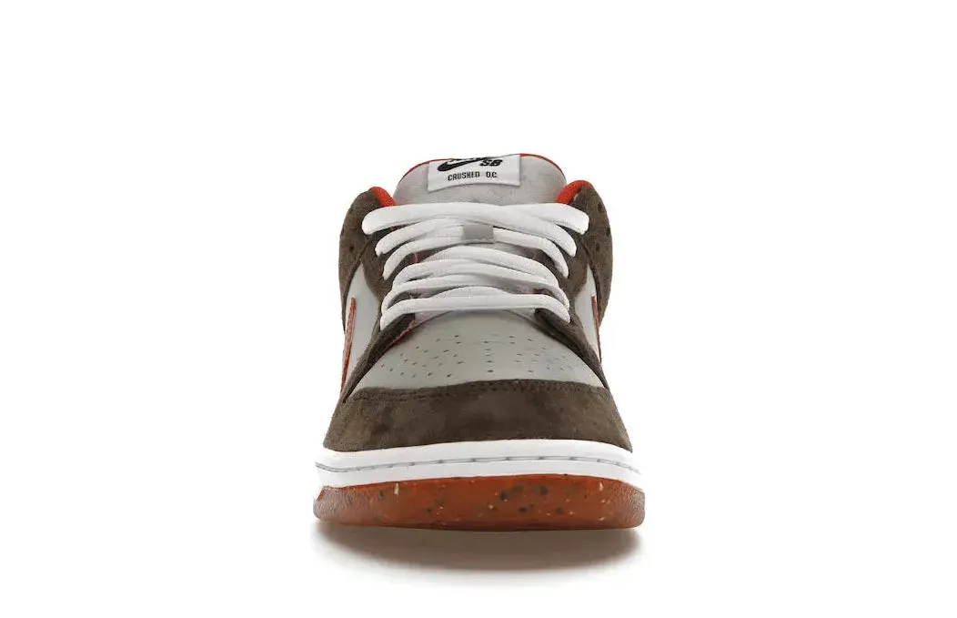 Minimal Design Summer Outfit Nike SB Dunk Low Crushed D.C.