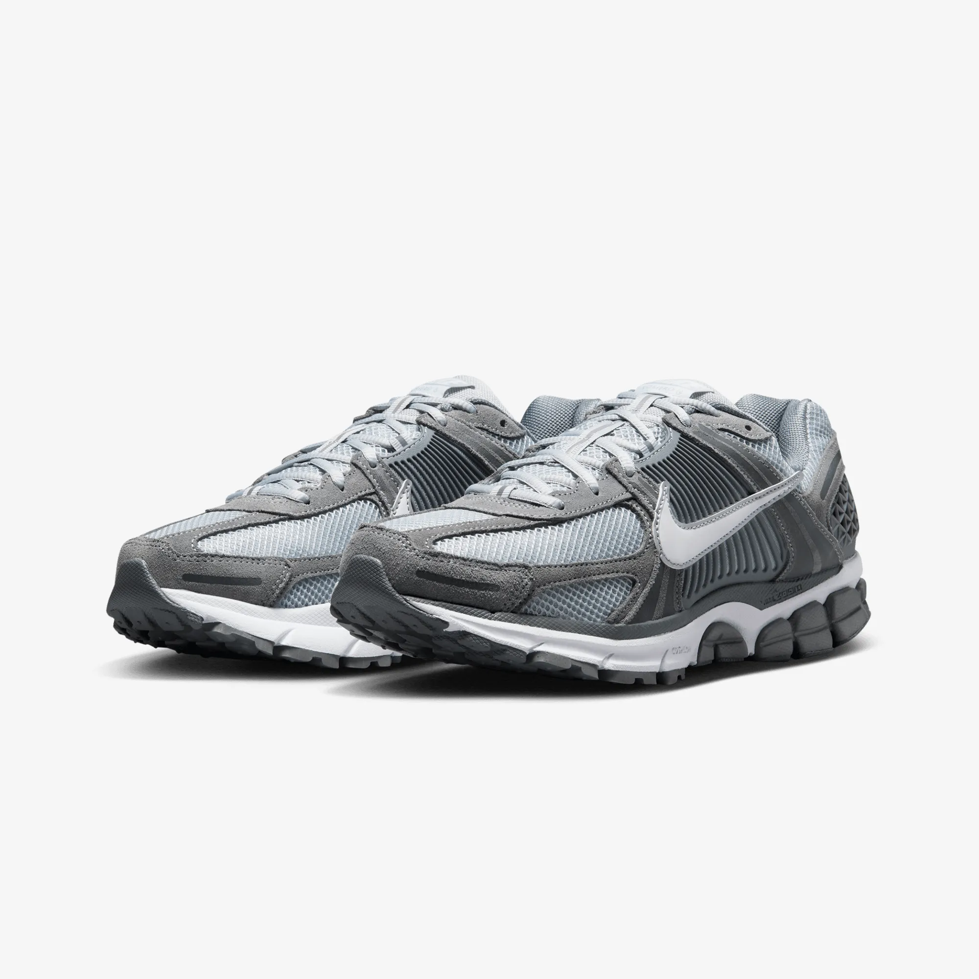 Vital Step NIKE | ZOOM VOMERO 5 { COOL GREY/WHITE-WOLF GREY