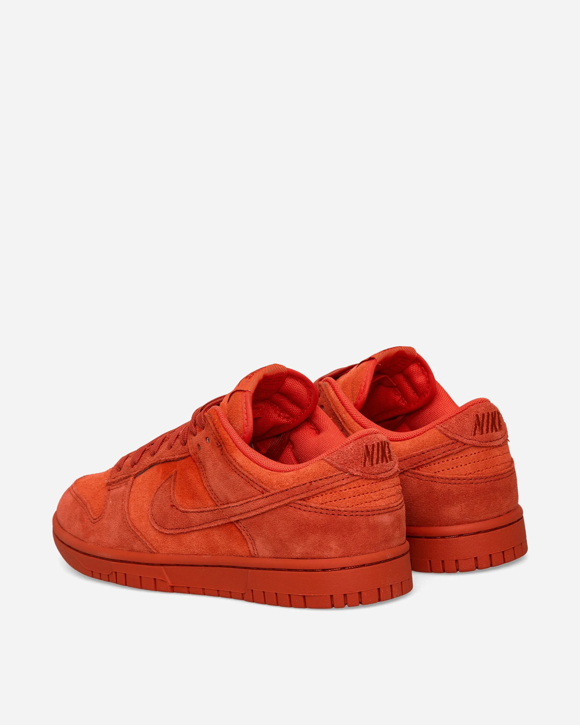 Women's Dunk Low SE Sneakers Picante Red / Dragon Red Comfort Run