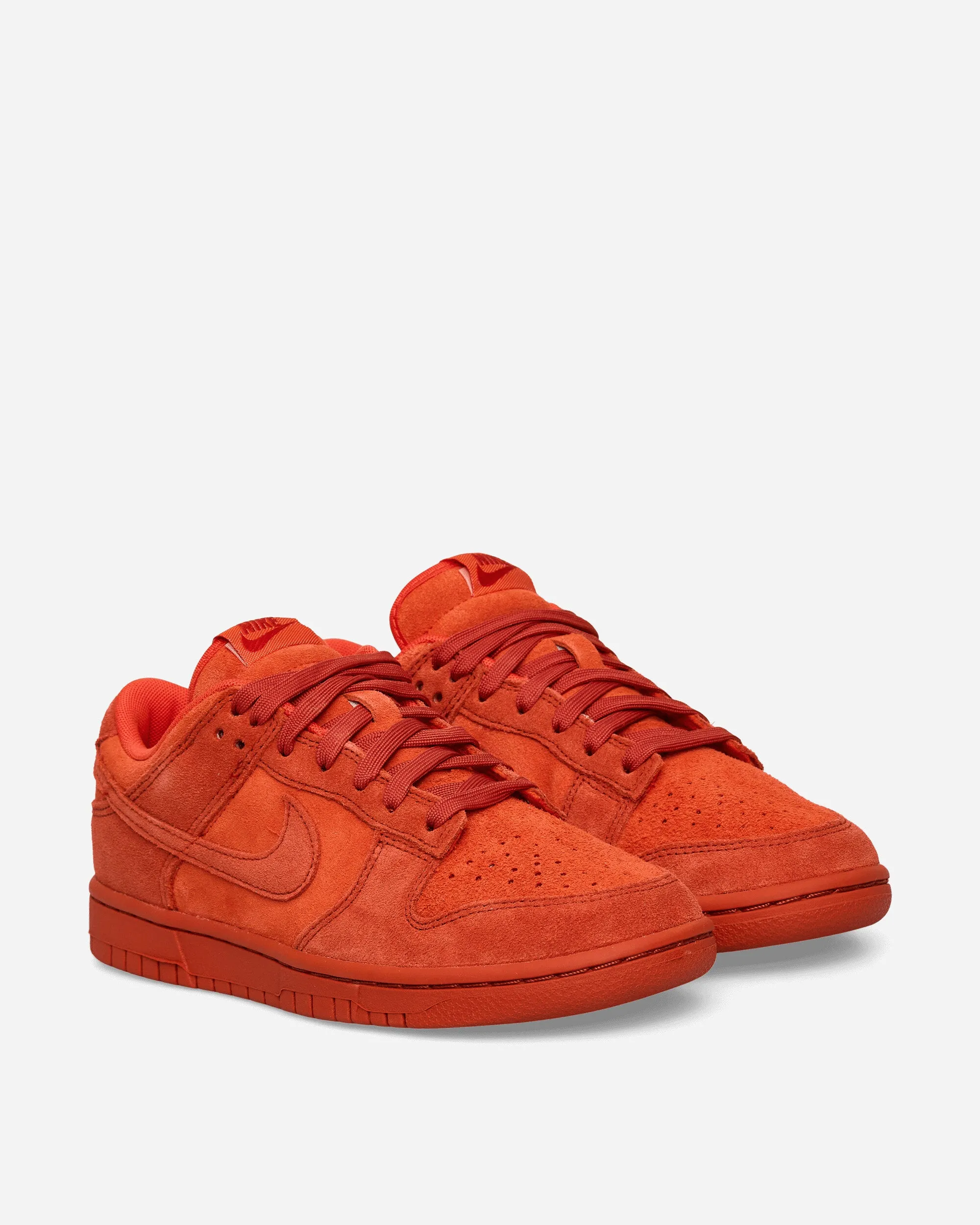 Women's Dunk Low SE Sneakers Picante Red / Dragon Red Trendy Fashionable