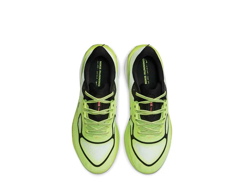 running on a grass track shoes versatile function shoes Nike Vomero 17 "Talaria"