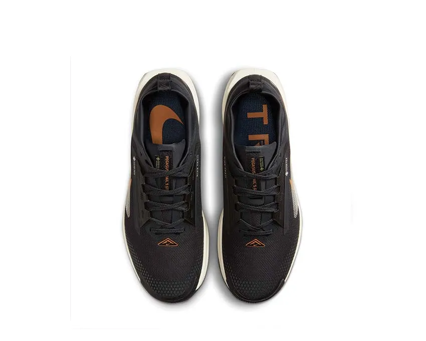 Nike Pegasus Trail 5 GTX triple - jump shoes