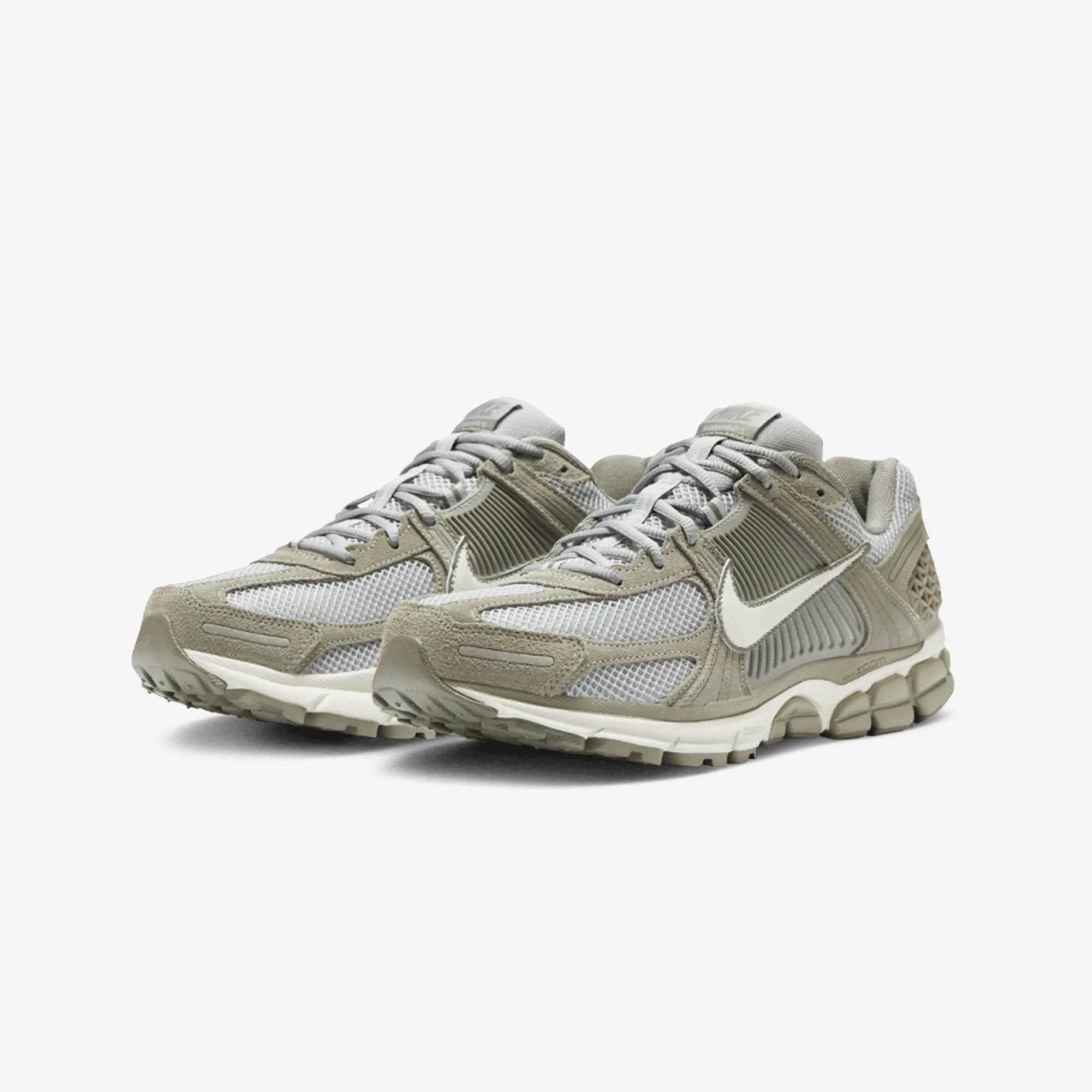 NIKE | ZOOM VOMERO 5 { DARK STUCCO/PHANTOM-LT SMOKE GREY Gym Quick