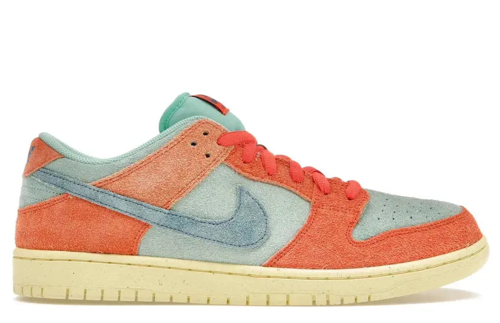 Nike SB Dunk Low Orange Emerald Rise Weekend Hike Plus Size