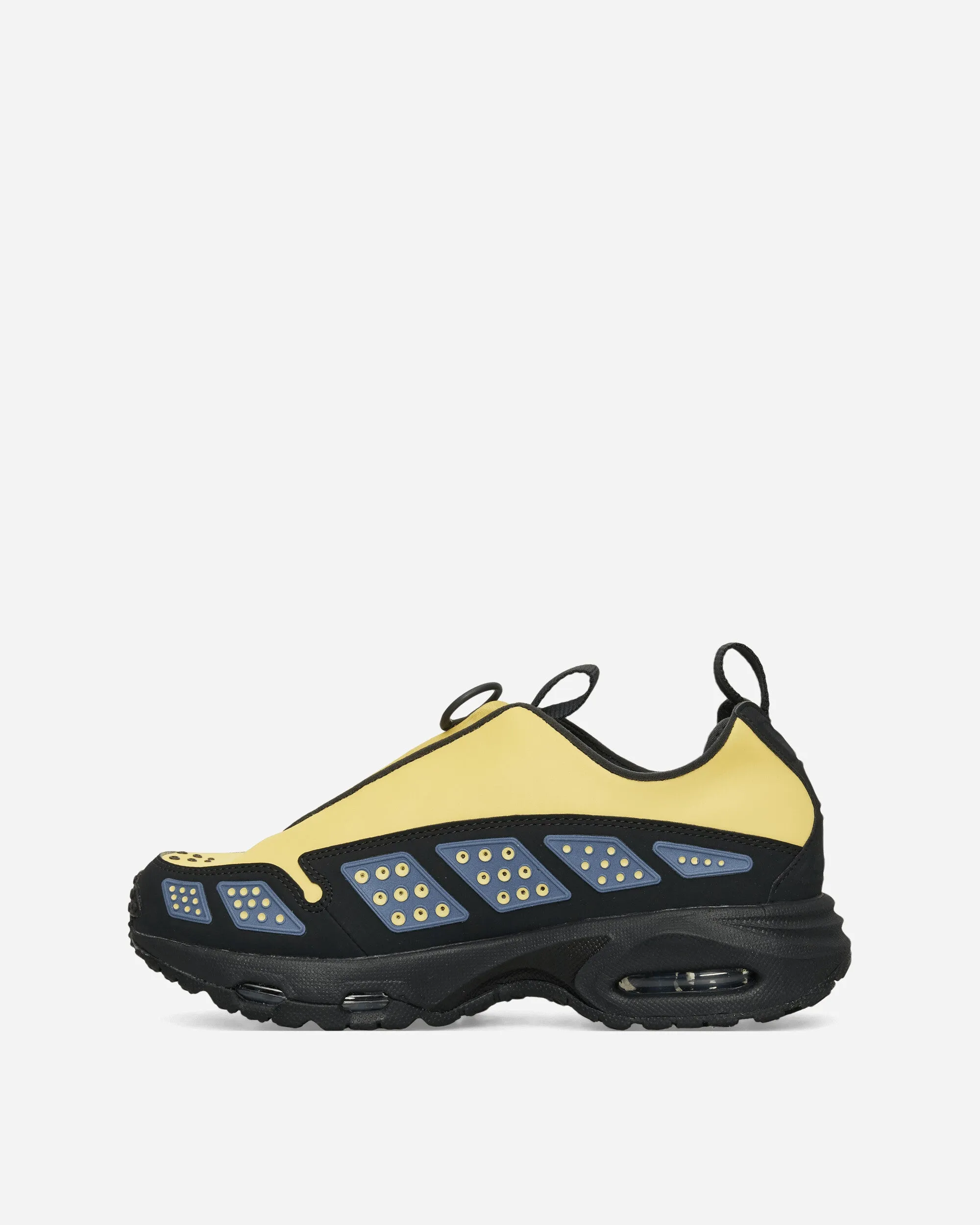 Women's Air Max SNDR Sneakers Saturn Gold / Off Noir Casual