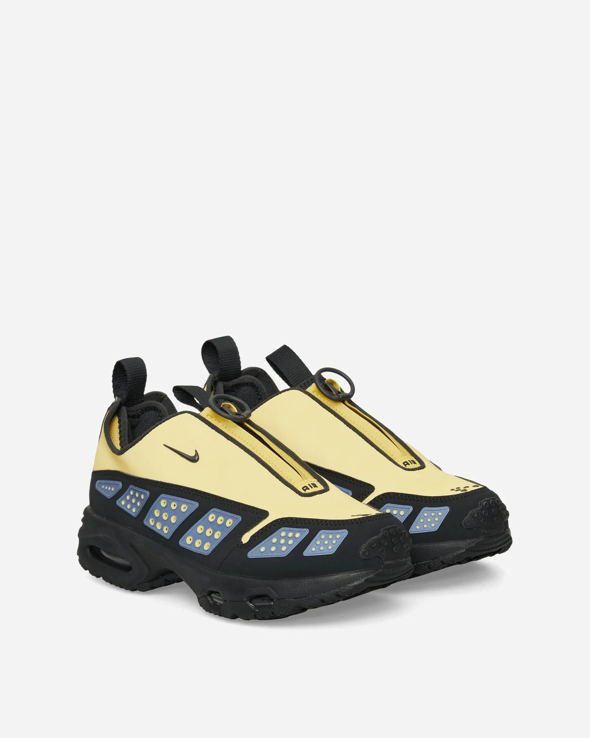 Women's Air Max SNDR Sneakers Saturn Gold / Off Noir Hiking Mood