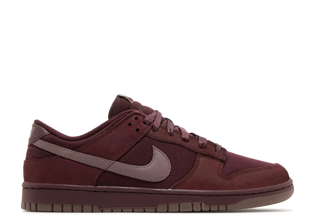 Pointed Toe Design Nike Dunk Low Retro Premium Burgundy Crush