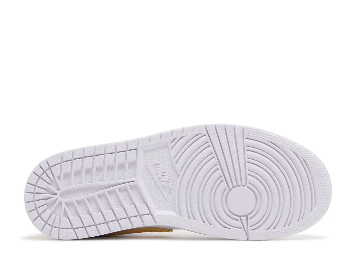 Punch Step Air Jordan 1 Low Barely Grape