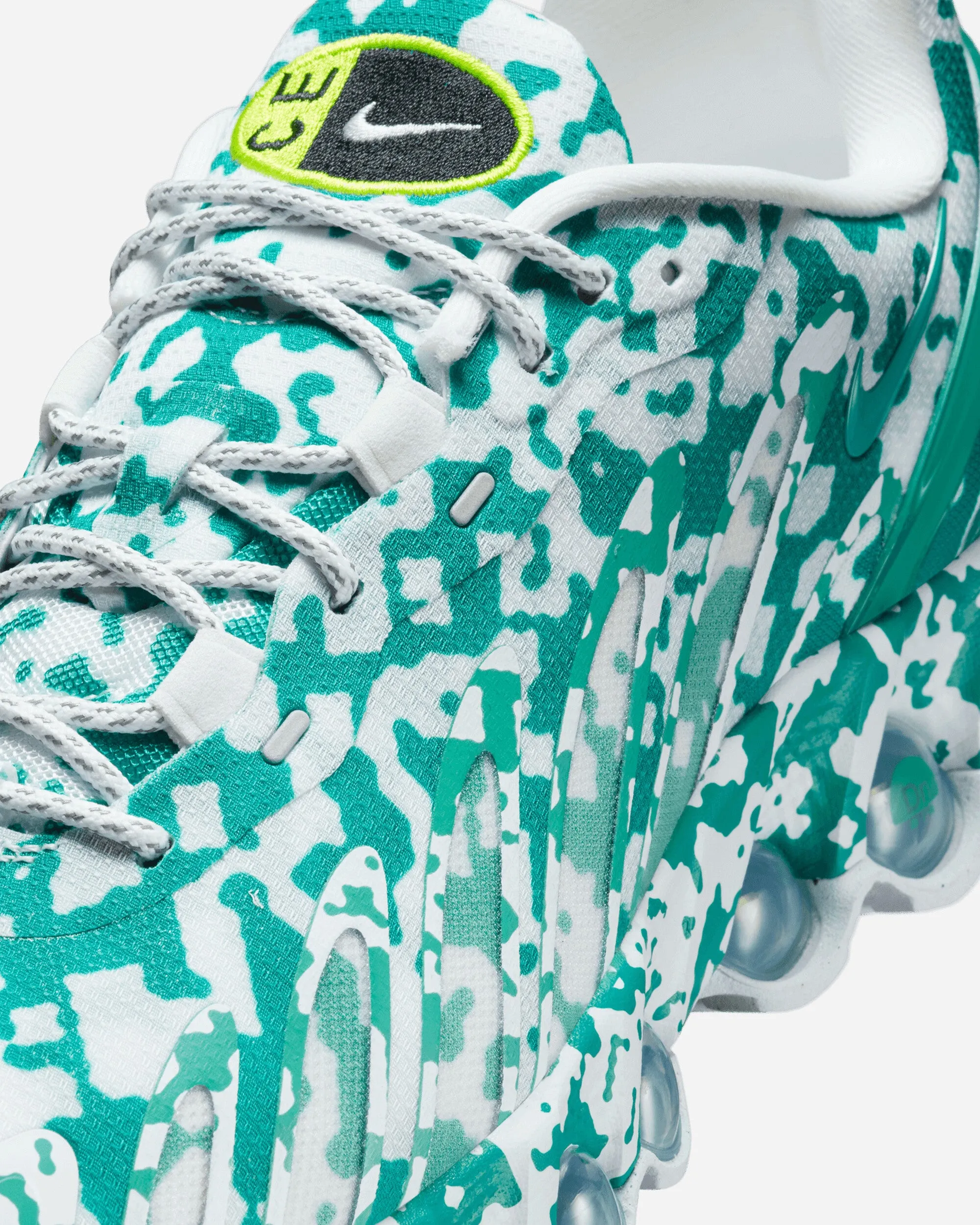 Cav Empt Air Max Dn8 Sneakers White / Neptune Green / Cyber Night Glow