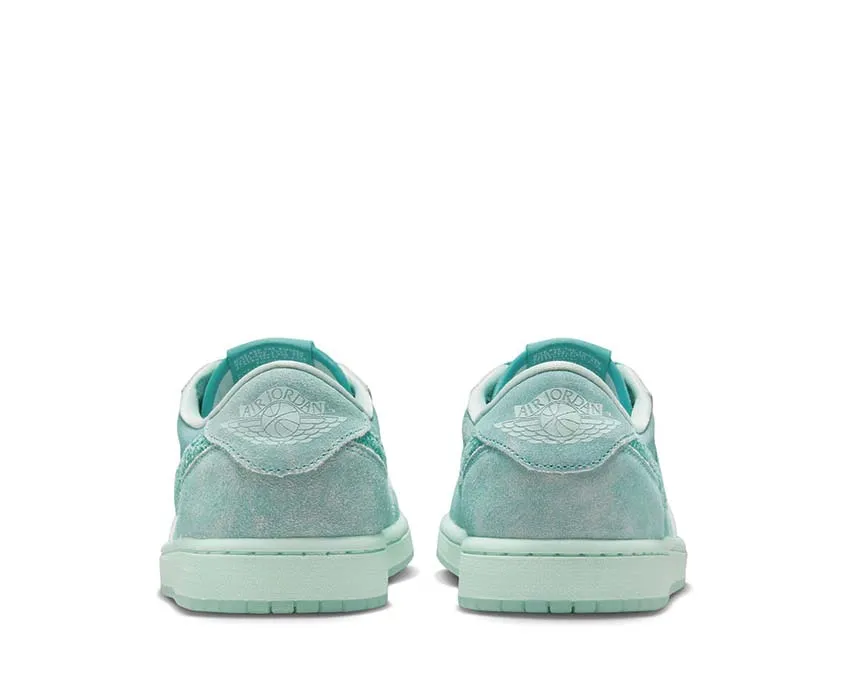 Air Jordan 1 Retro Low OG W "Washed Teal" Subtle Look