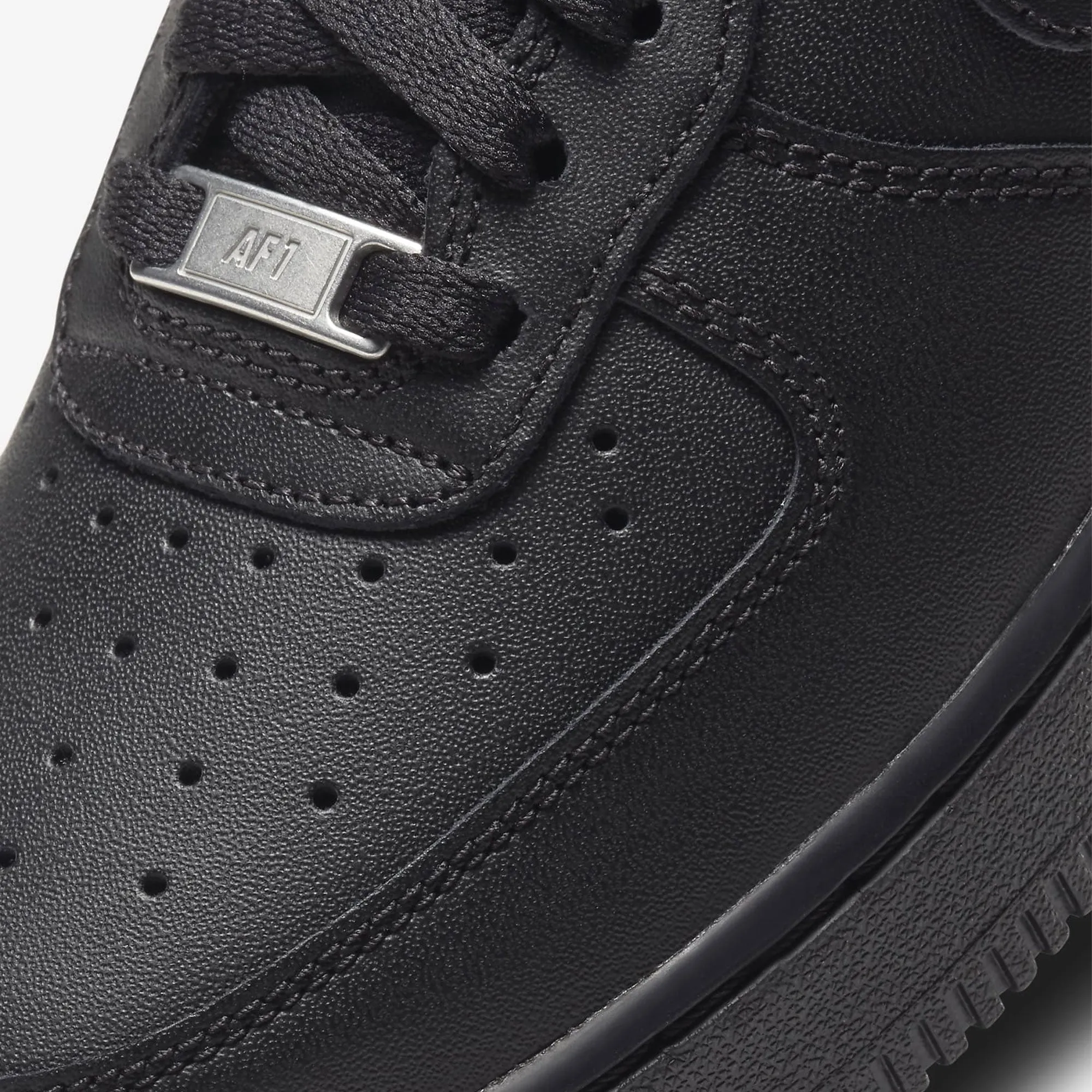 Mom Safe Photo Glam NIKE | AIR FORCE 1 '07 { BLACK/BLACK/BLACK