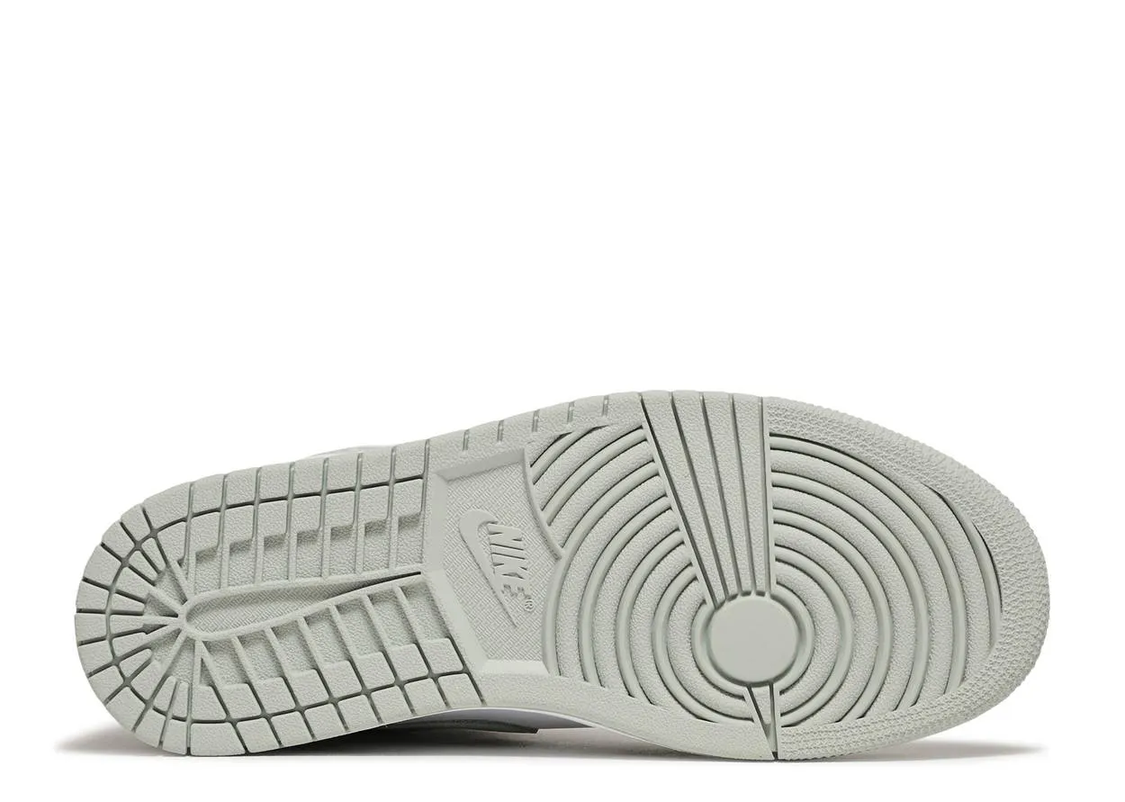 Work Pace Air Jordan 1 Retro High OG Seafoam