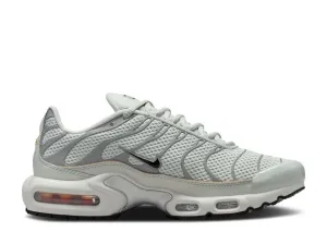 Nike Air Max Plus Light Silver Break Step Slip Resistant Outsole