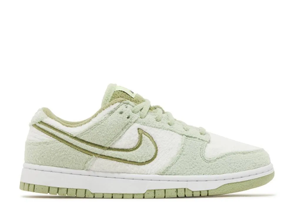 Nike Dunk Low SE Fleece Green Stylish Minimal
