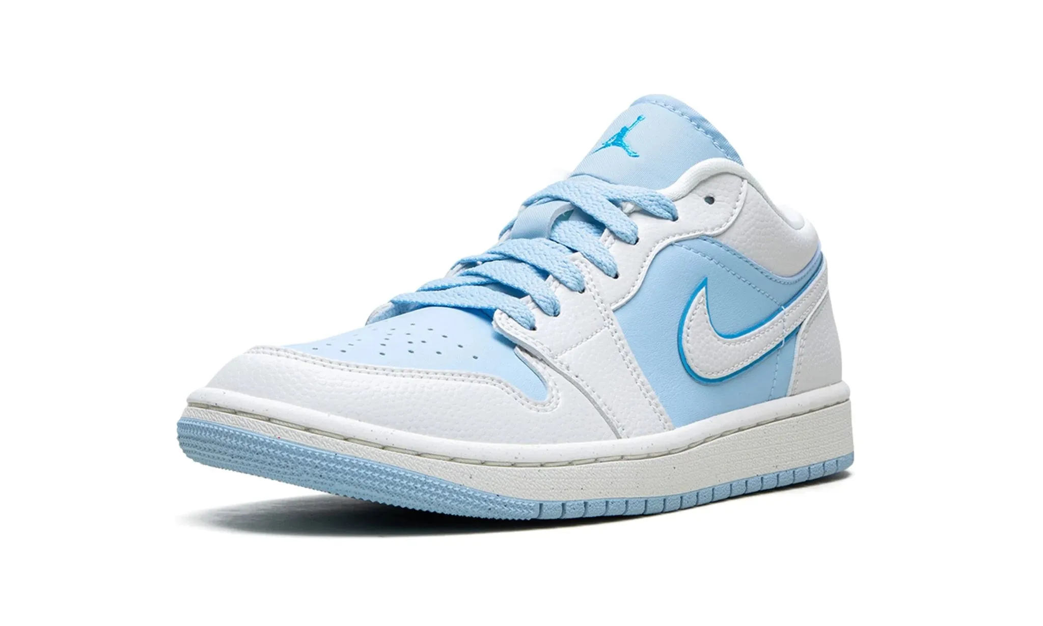 Wmns Air Jordan 1 low SE Reverse Ice Blue Comfortable