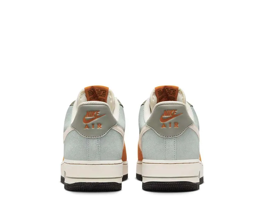 Nike Air Force 1 '07 LV8 EMB Flat Grip