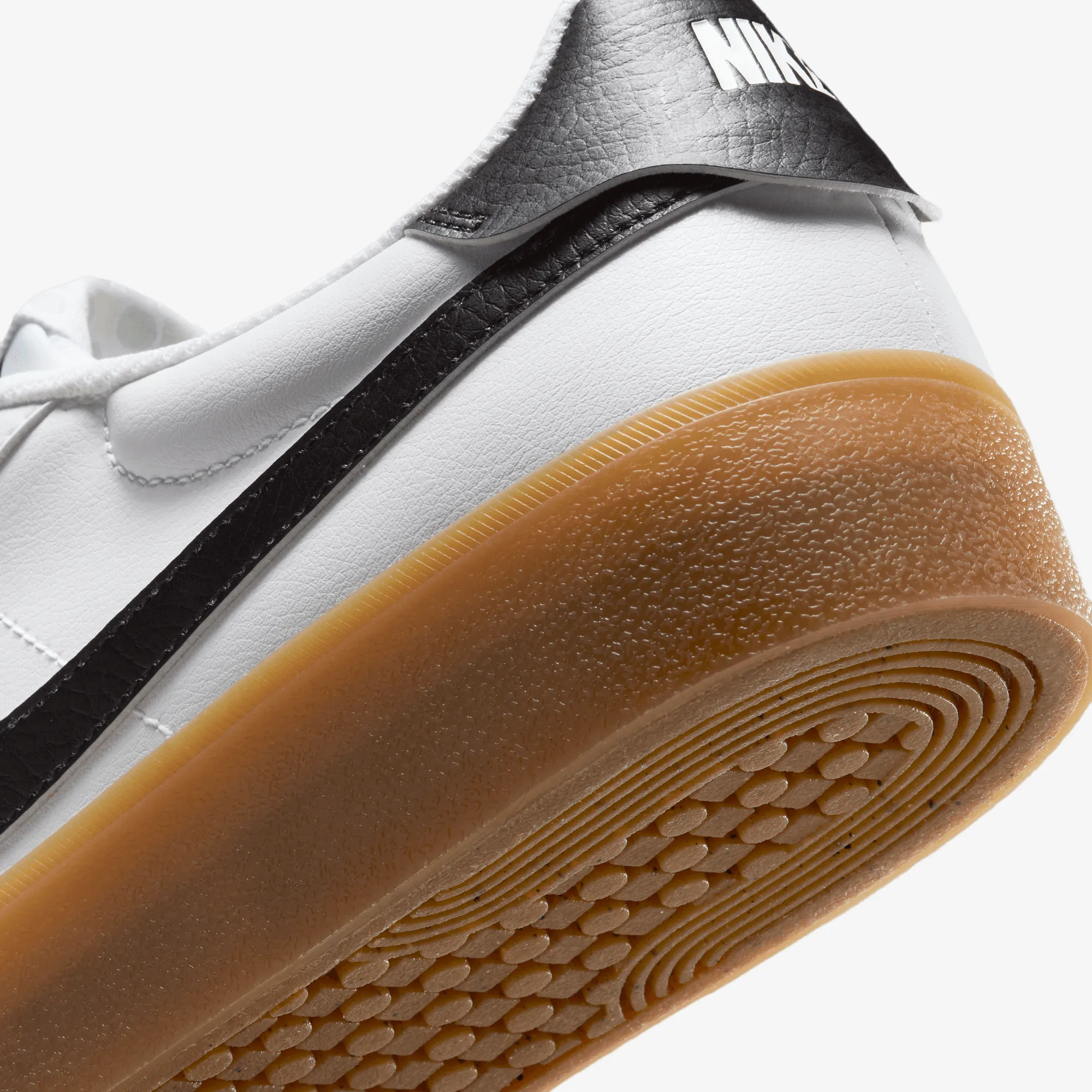 Classic Base Nike | COURT SHOT { WHITE/BLACK-GUM LIGHT BROWN